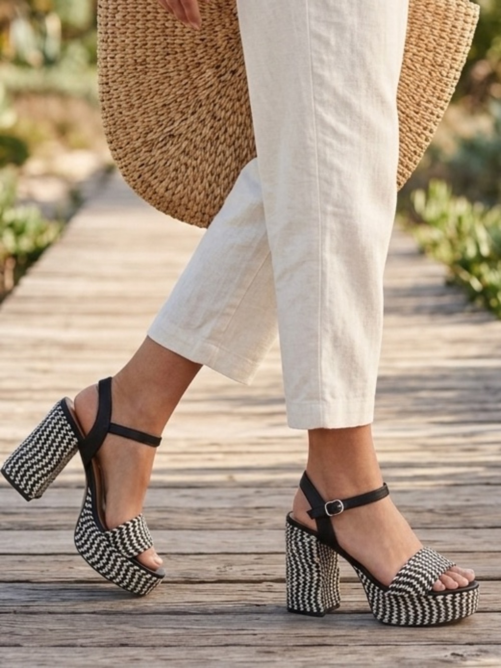 Universal Threads India Platform Sandals 11